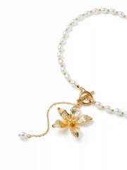 FLOWER & FAUX PEARL BEADED PENDANT NECKLACE