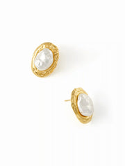 FAUX PEARL TEXTURED METAL STUD EARRINGS