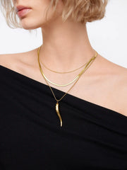 HORN-SHAPED PENDANT LAYERED NECKLACE