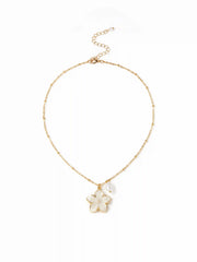 FLOWER & FAUX PEARL NECKLACE