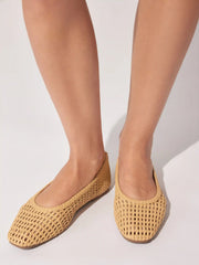 WOVEN FLATS