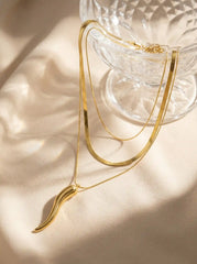 HORN-SHAPED PENDANT LAYERED NECKLACE