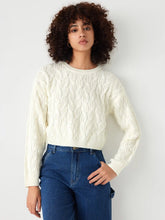 Round Neck Cable Knit Sweater