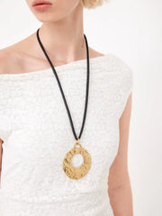 CIRCLE TEXTURED PENDANT NECKLACE