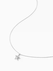 METALLIC STAR PENDANT NECKLACE
