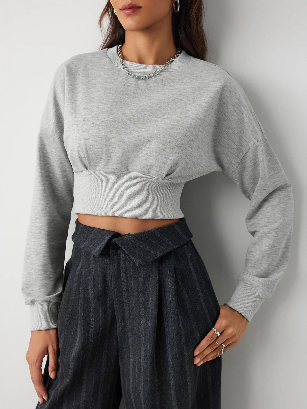 Round Neckline Ruched Crop Sweatshirt