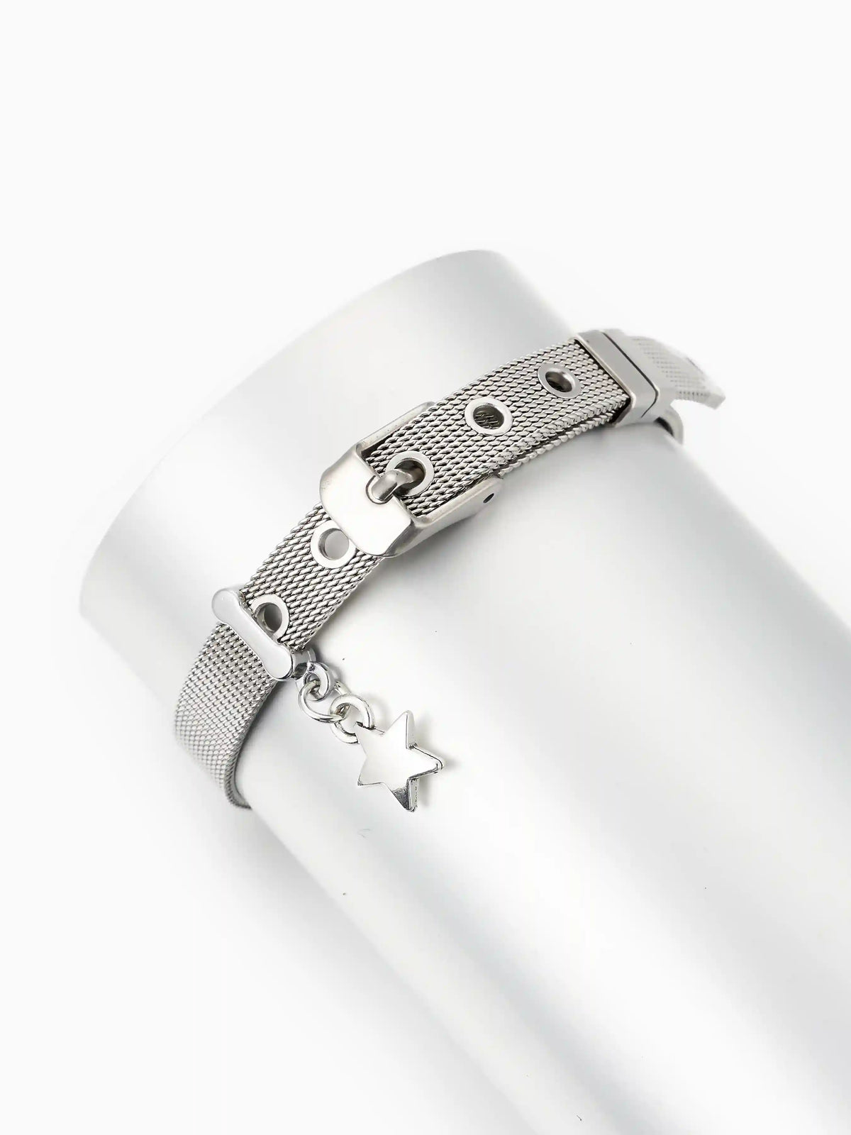 BUCKLE STAR BANGLE