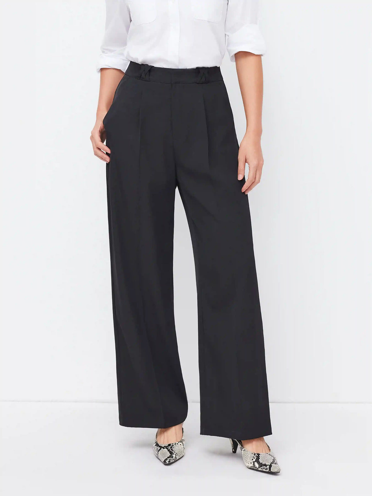 Wrinkle-free Fabric Mid Rise Pleated Straight Leg Trousers