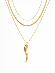 HORN-SHAPED PENDANT LAYERED NECKLACE