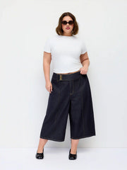 Washed Denim Mid Rise Metal Detail Wide Leg Capri Jeans Curve & Plus