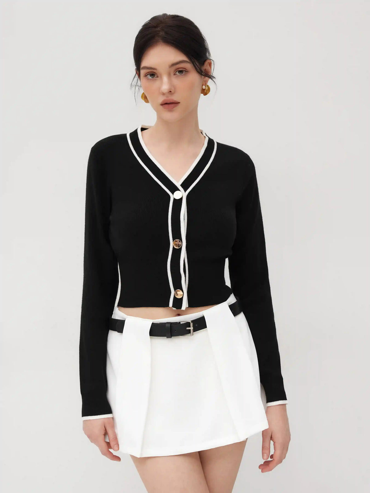 Knit V-neck Solid Contrasting Binding Button Cardigan
