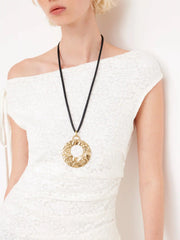 CIRCLE TEXTURED PENDANT NECKLACE