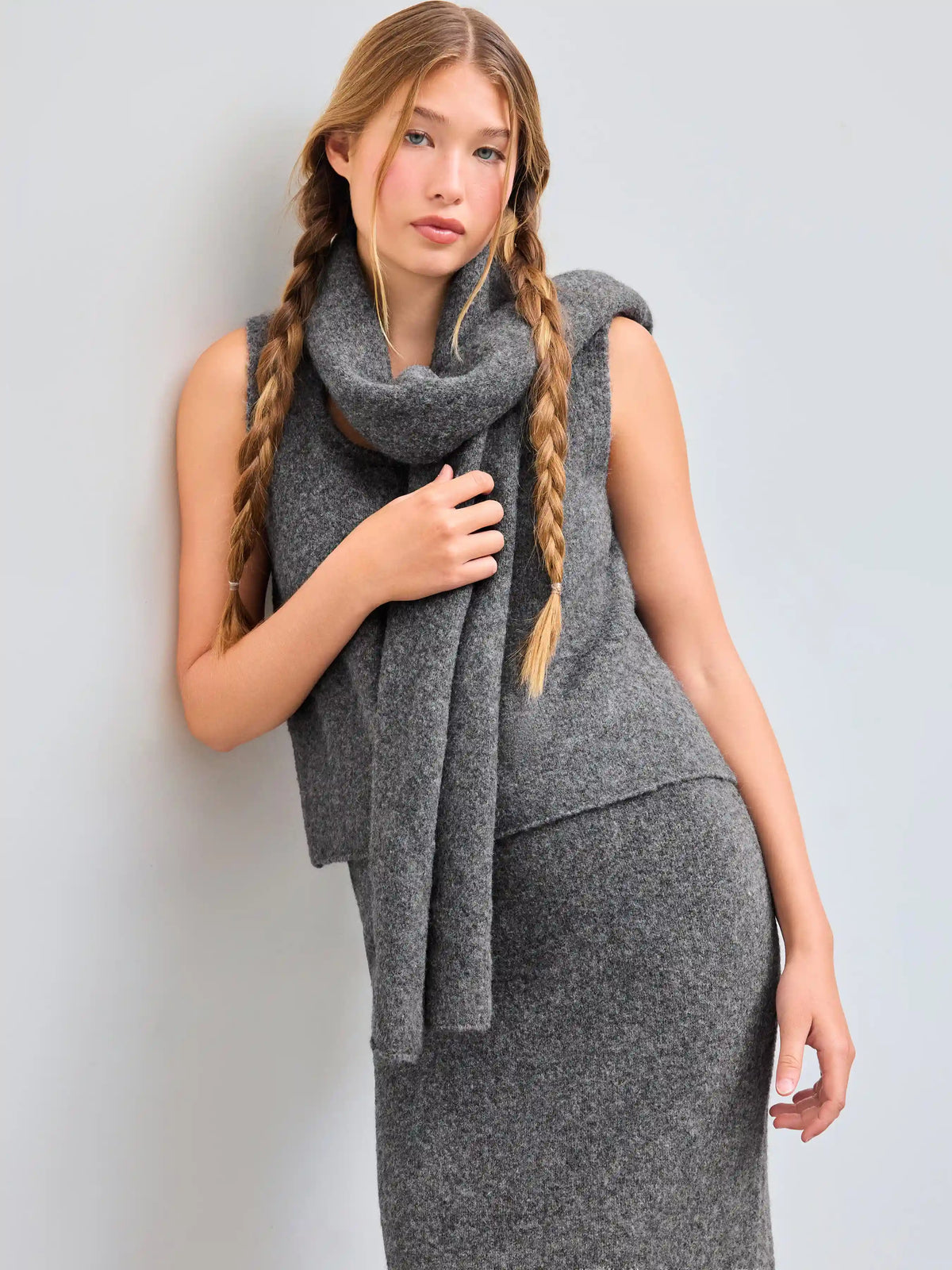 Wool-blend Square Neck Solid Knitted Tank Top With Scarf