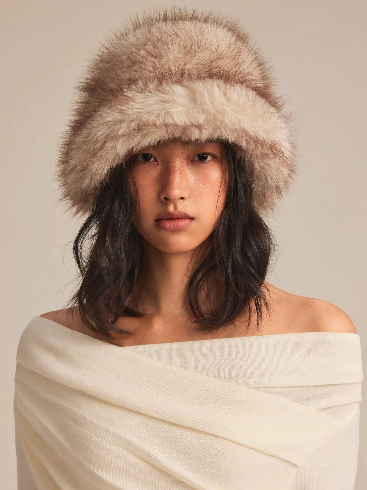 FUZZY BUCKET HAT