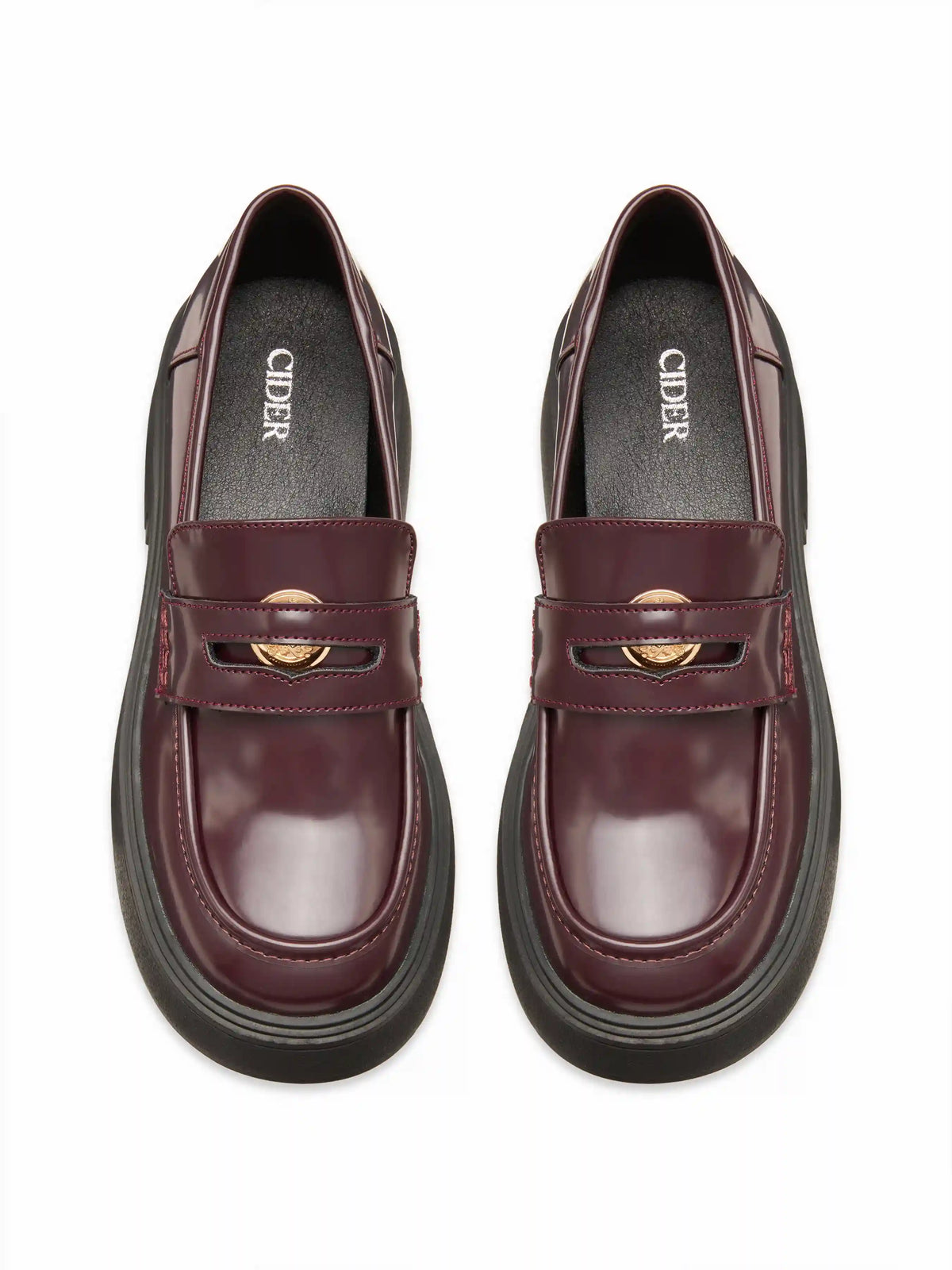 Mocasines con tacón grueso y punta redonda