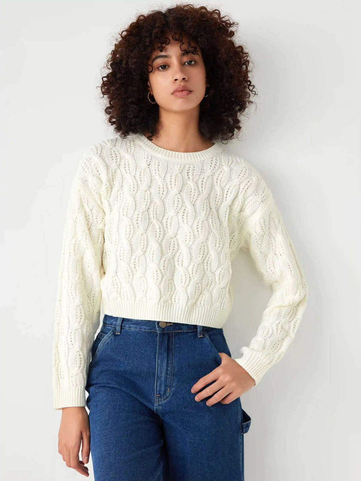 Round Neck Cable Knit Sweater