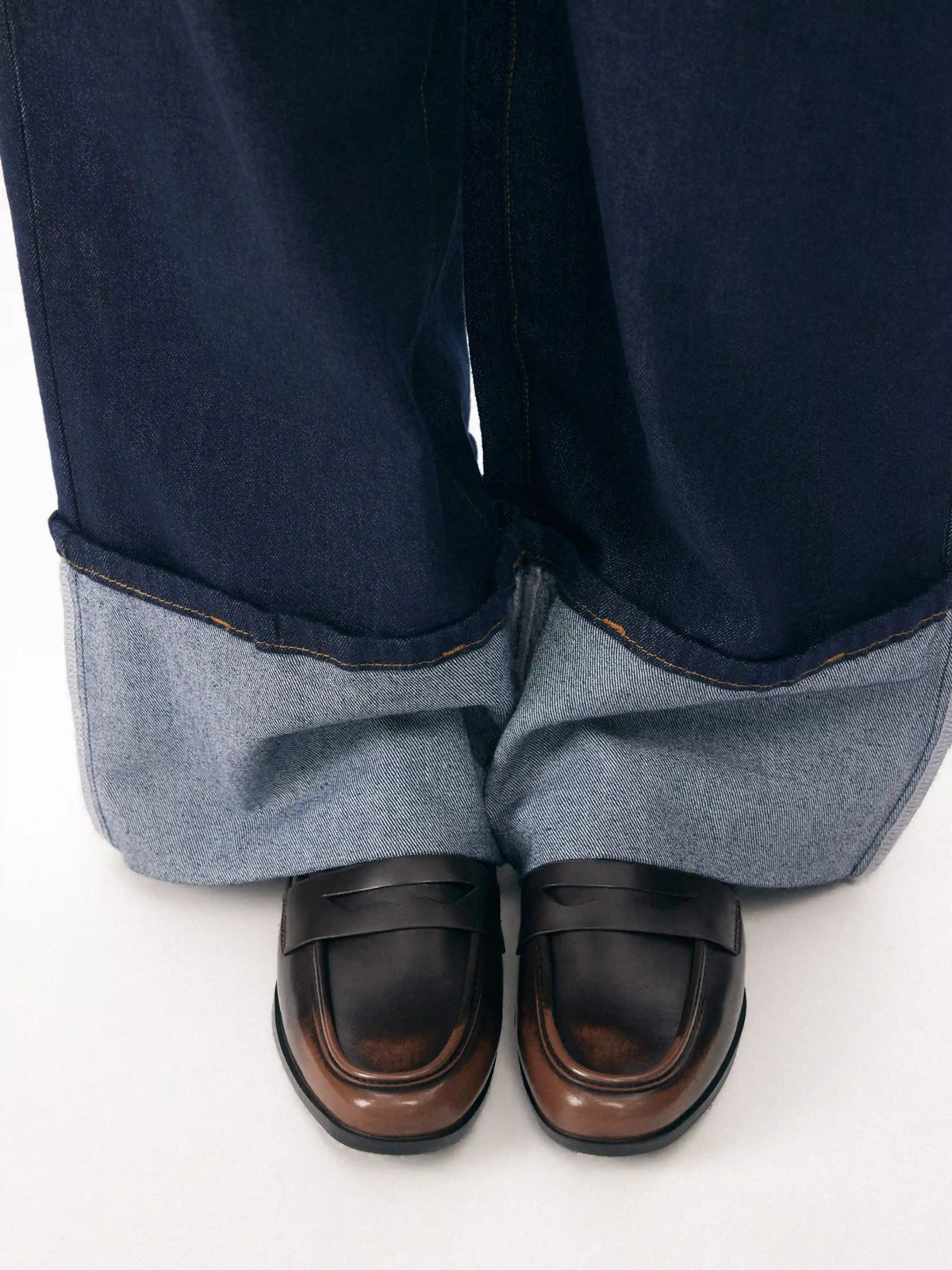 ROUND TOE  LOAFERS