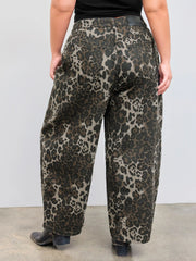 Cider Denim Mid Rise Leopard Pocket Barrel-leg Jeans Curve & Plus