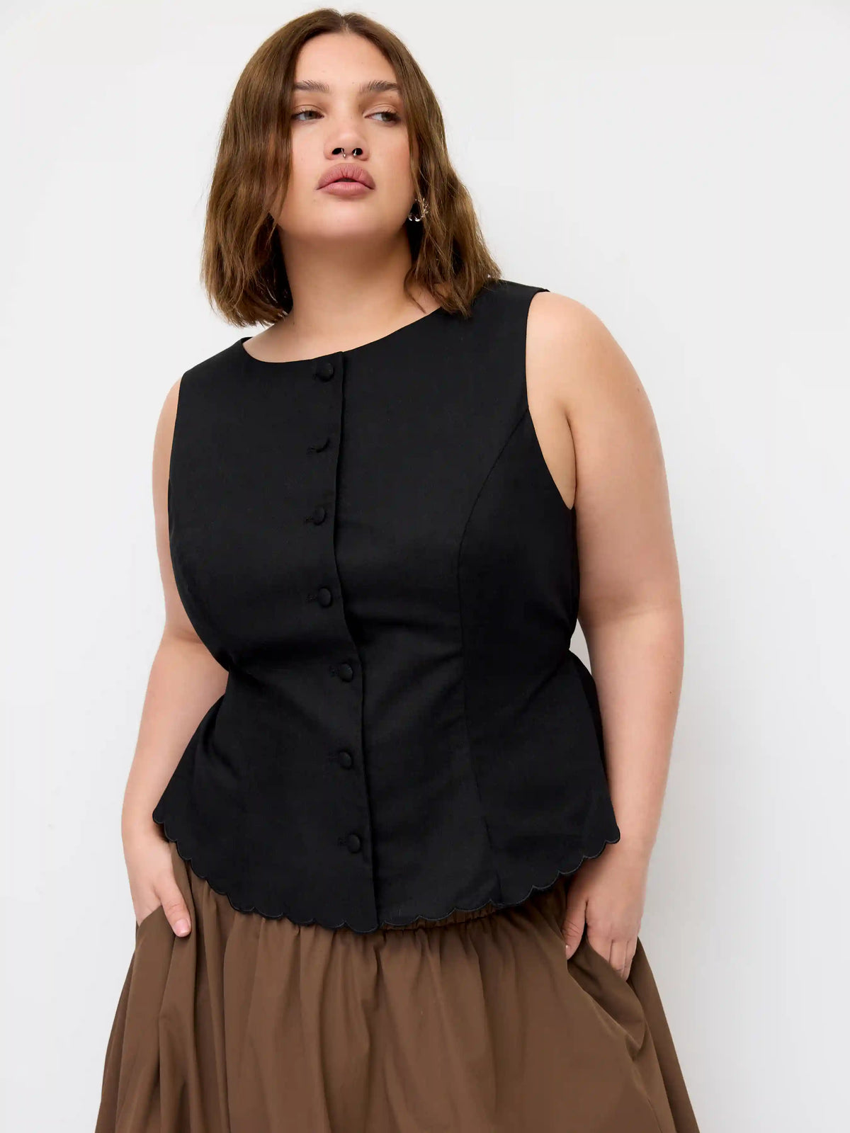 Linen-blend Button Front Scalloped Hem Tank Top Curve & Plus