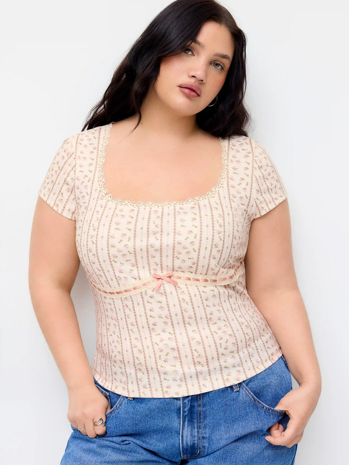 Ditsy Floral Bowknot Lace Trim Short Sleeve Top Curve & Plus