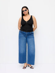 Cotton V-neck Lace Panel Crop Top Curve & Plus